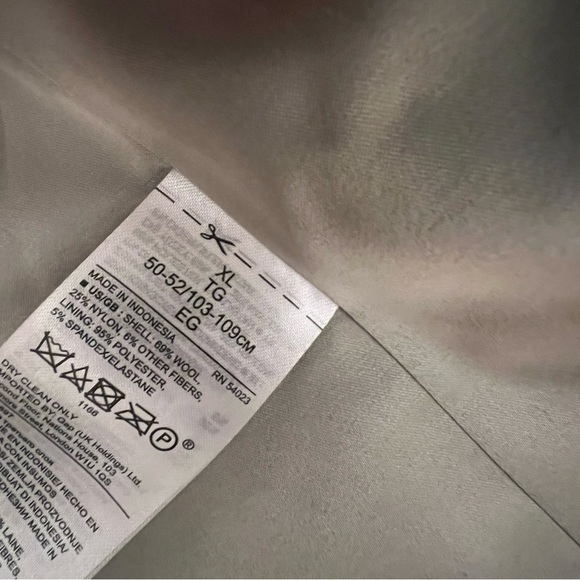 Banana Republic Italian Wool Melton Bomber Coat by Mario Bellucci - Picture 9 of 9